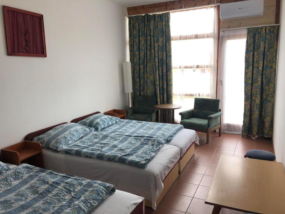 Beach Hostel Balatonboglár Kültér fotó
