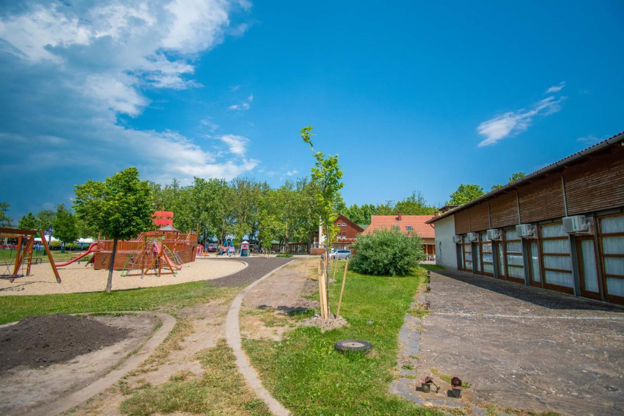 Beach Hostel Balatonboglár Kültér fotó