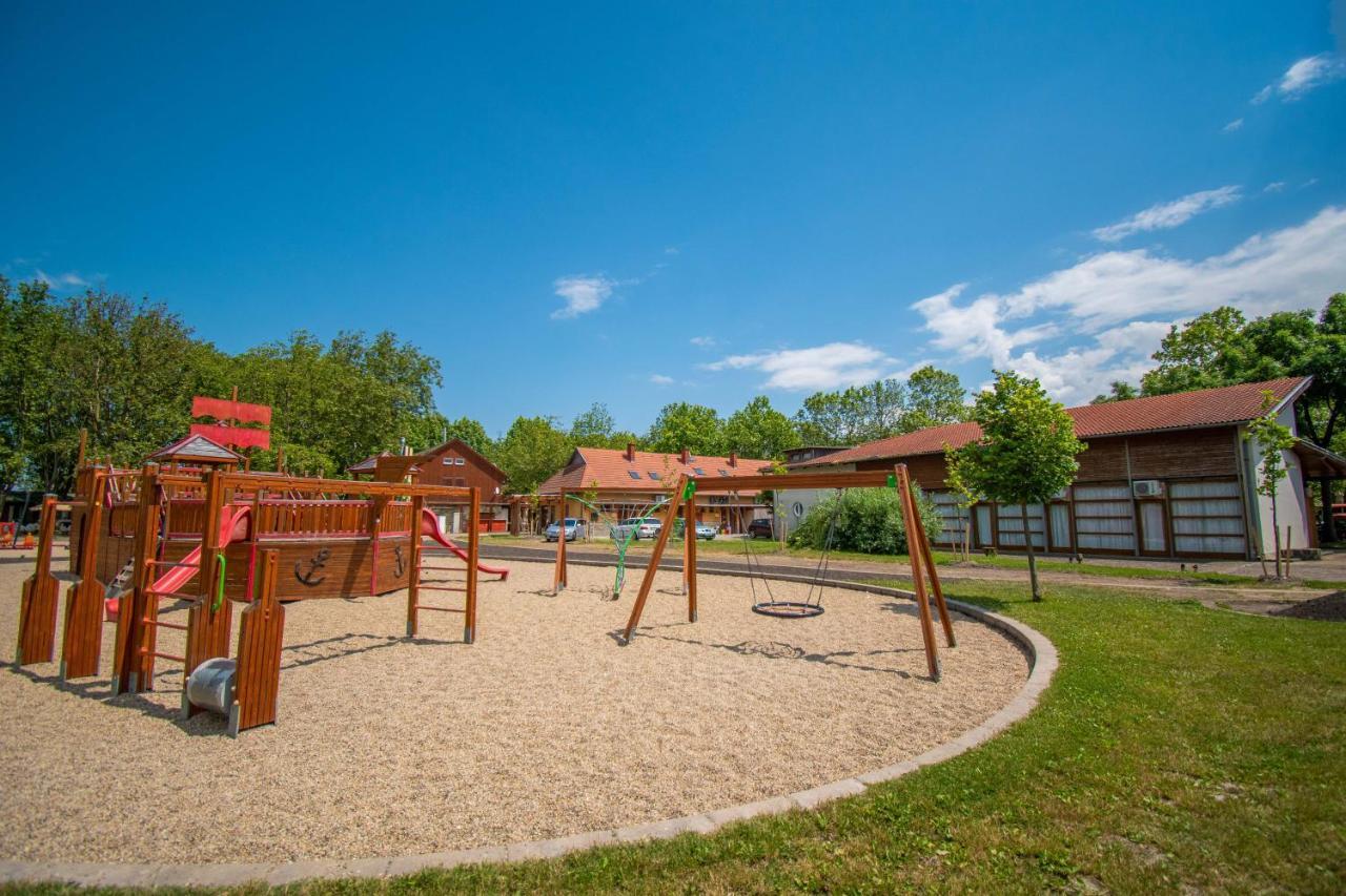 Beach Hostel Balatonboglár Kültér fotó